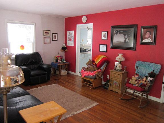 2nd image of 1142 Olive St
