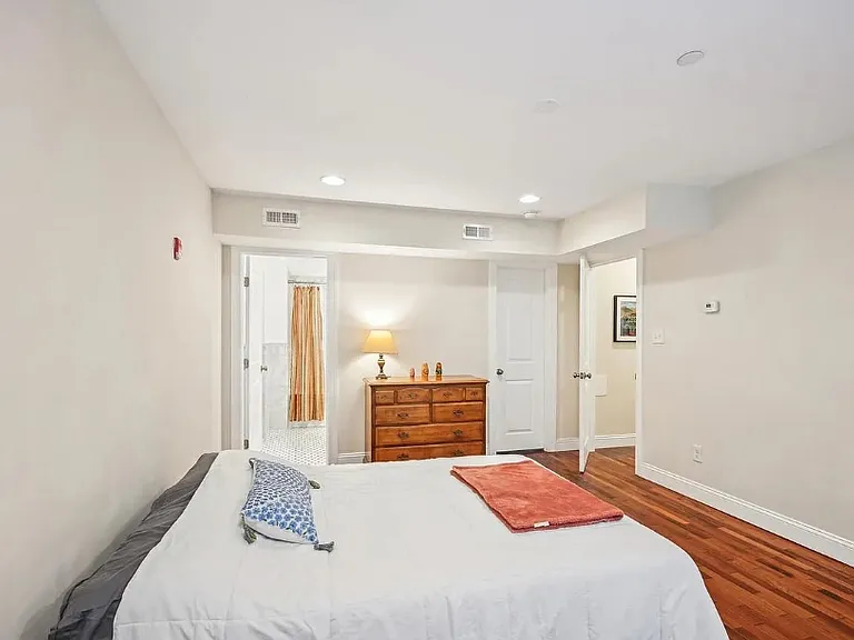 919 Sanderson Ave — Photo 2