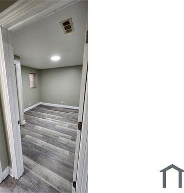 3rd image of 4147 S Prairie Ave #G