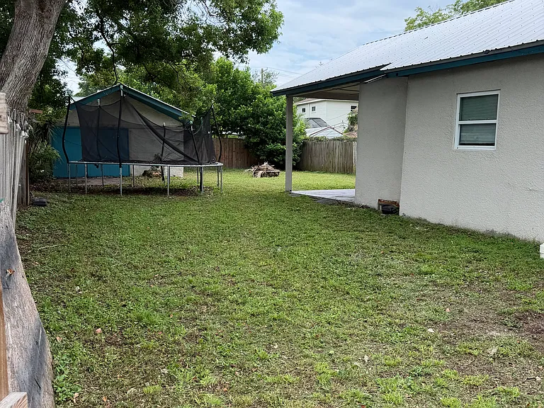 8409 Lynn Ave — Photo 5