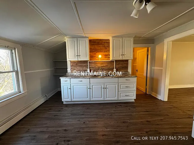 131 College Ave #5 — Photo 1