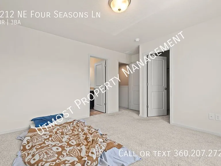 2212 NE Four Seasons Ln — Photo 7