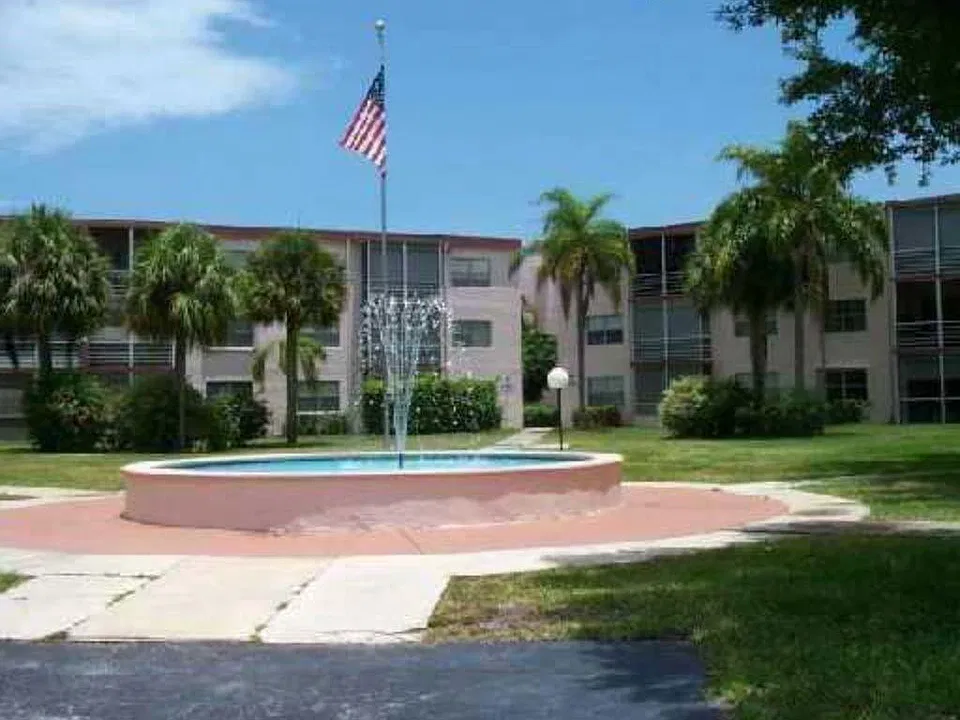 4334 NW 9th Ave #7-2D