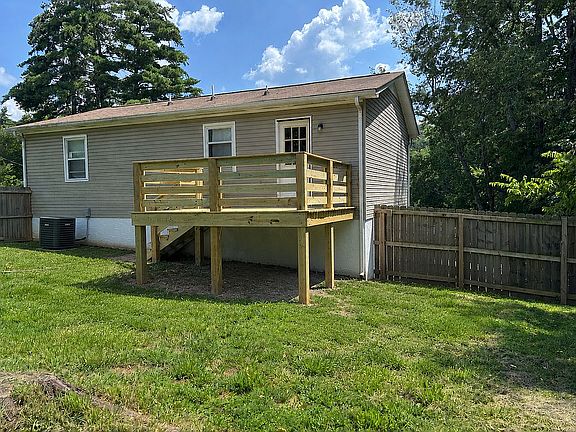 2nd image of 1546 Linda Ave