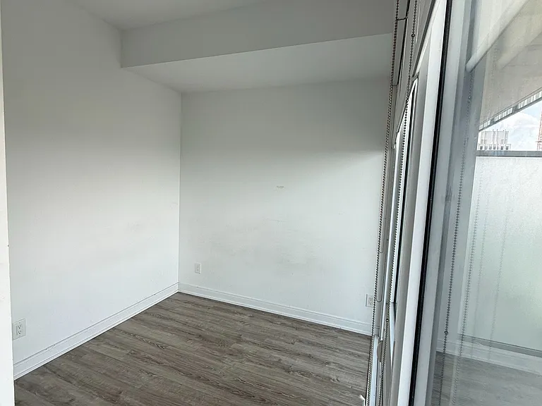42 Charles St E #4008 — Photo 4
