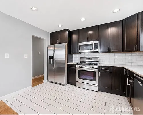 445 W Smith St #2 Photo 1