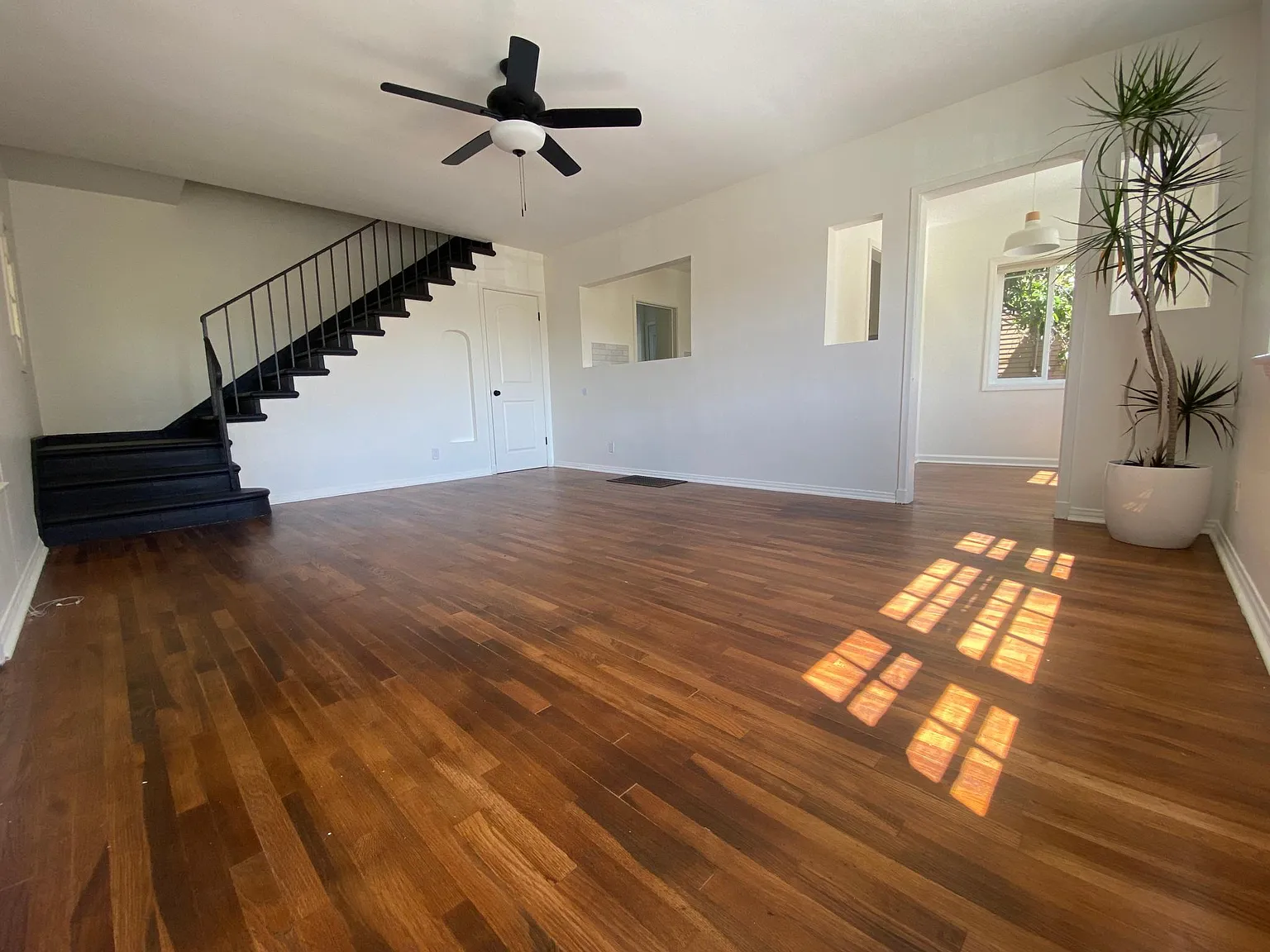1329 Calumet Ave — Photo 4