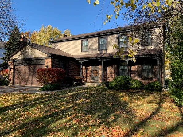 1649 Churchill Rd, Schaumburg, IL 60195