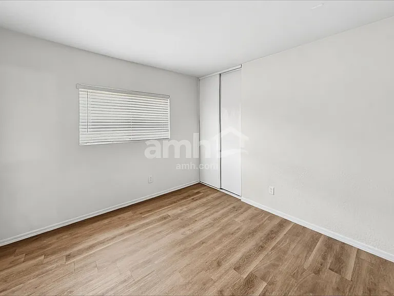6159 S Avenue De La Chandelle — Photo 11