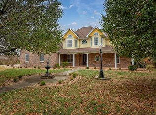 305 Twin Lakes Rd, Carterville, IL 62918