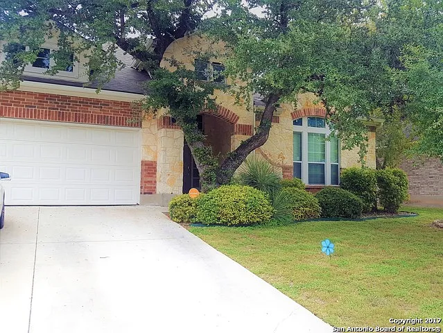 4 bed, 2.0 bath, 2272 sqft, $2,150 — Photo 2