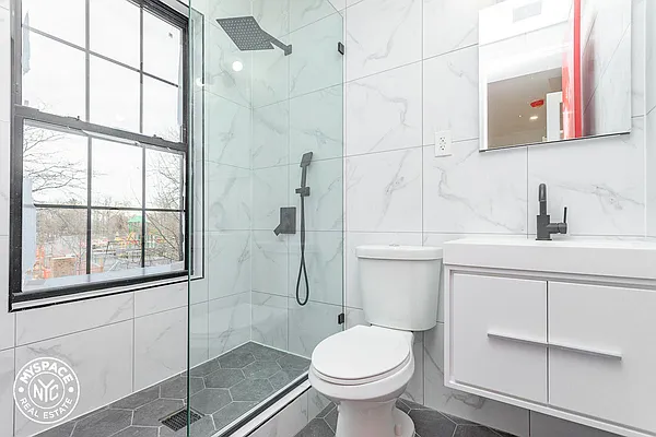 Rented by MySpaceNYC | media 7