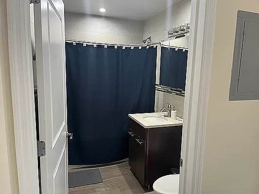 4th image of 25-34 31st St #4B