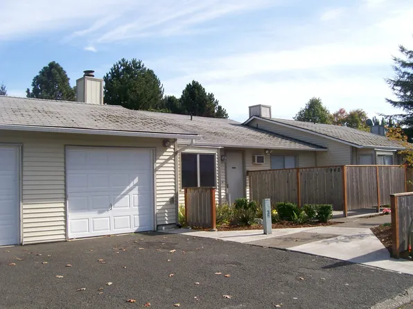1952 NE Darby St, Hillsboro, OR 97124