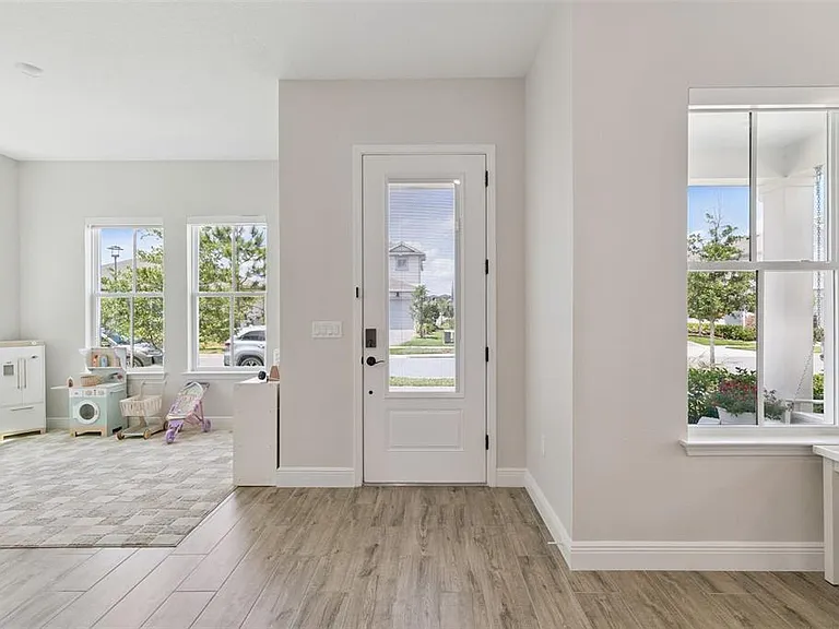 13114 McMillan Dr — Photo 9