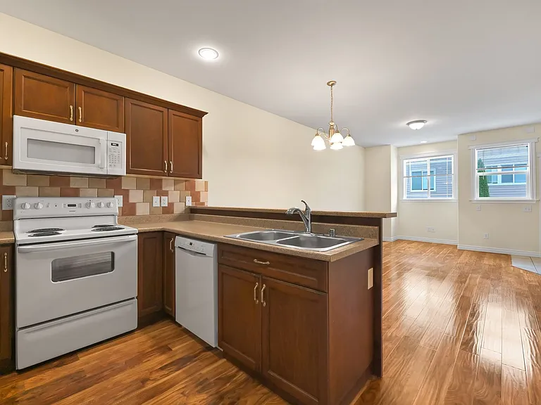 5760 Legoe Ave — Photo 33