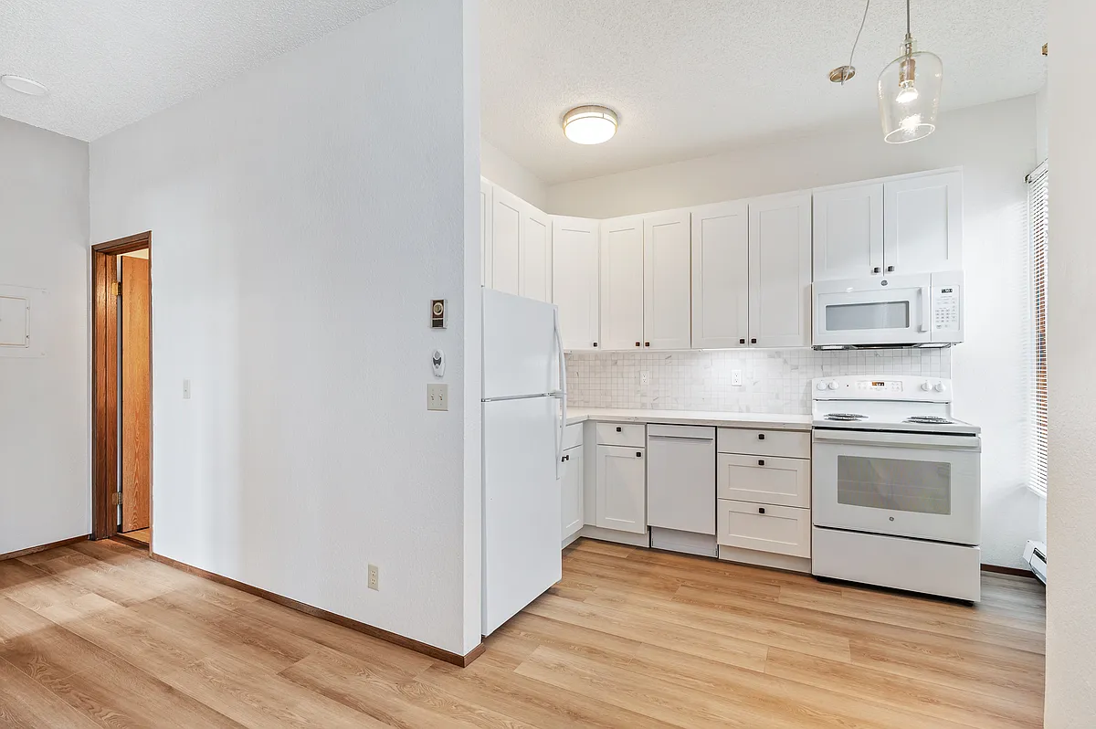 Living Area toward Kitchen - 917 13th Ave #B