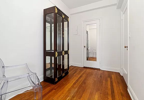 5th image of 400 E 52nd St APT 12E