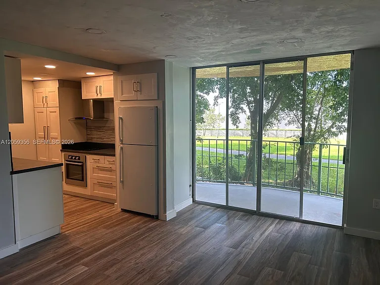 9320 Fontainebleau Blvd #214 — Photo 15