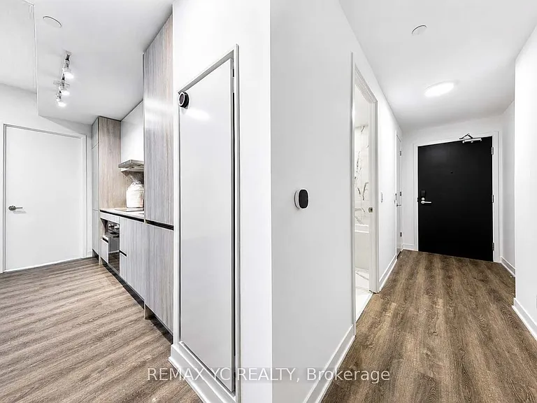 180 Front St E #2212 — Photo 2