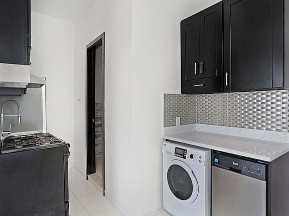 3rd image of 169 Manhattan Ave APT 6E