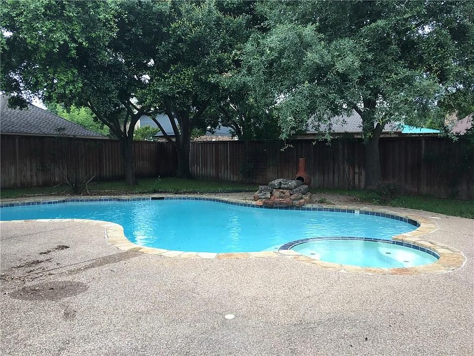 2nd image of 2305 Diamond Oaks Dr