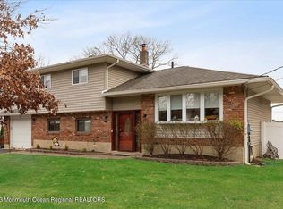 41 Arlyn Dr, Howell, NJ 07731