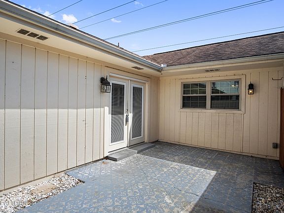 3rd image of 7914 Gleason Dr APT 1011