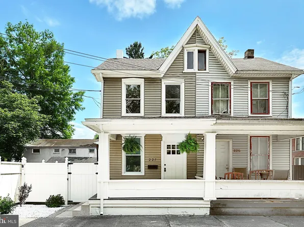 227 Penn St, Highspire, PA 17034