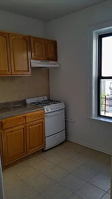 Rented by NYLA Realty | media 9