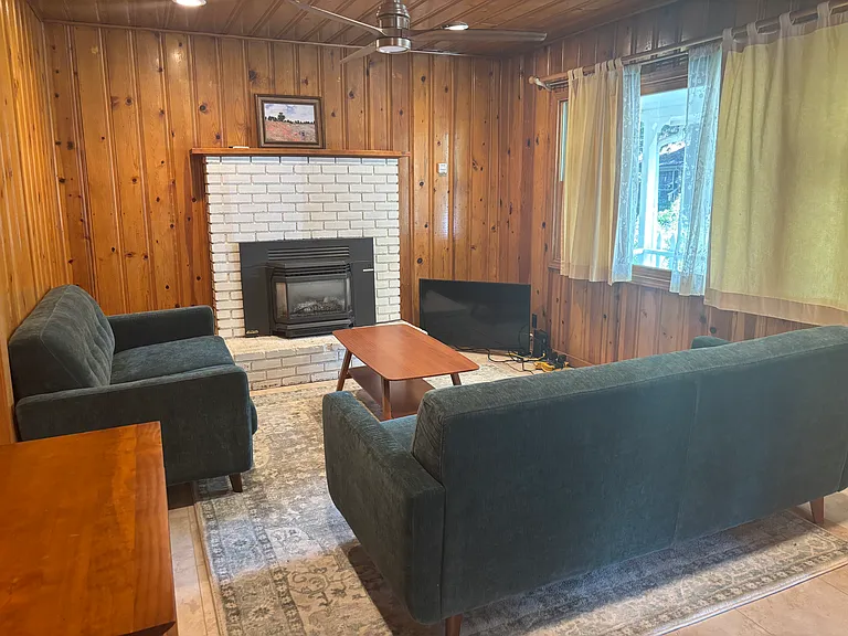 1146 Margaret Ave — Photo 10
