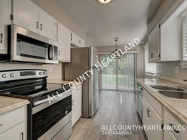 1528 Apollo Rd — Photo 4