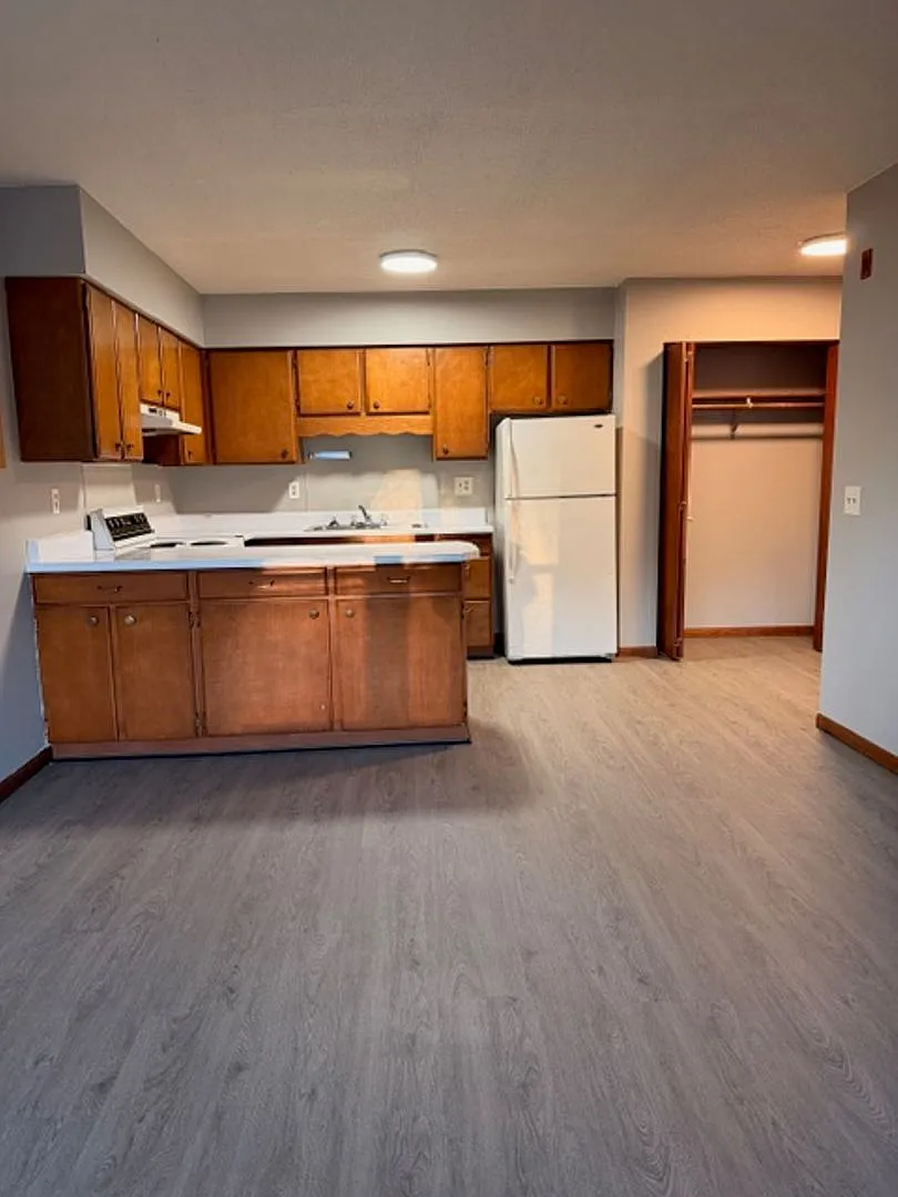 949 N Kelly Street — Photo 1
