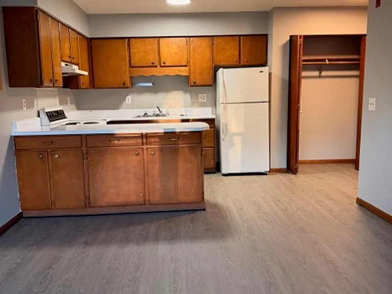 949 N Kelly St — Photo 1