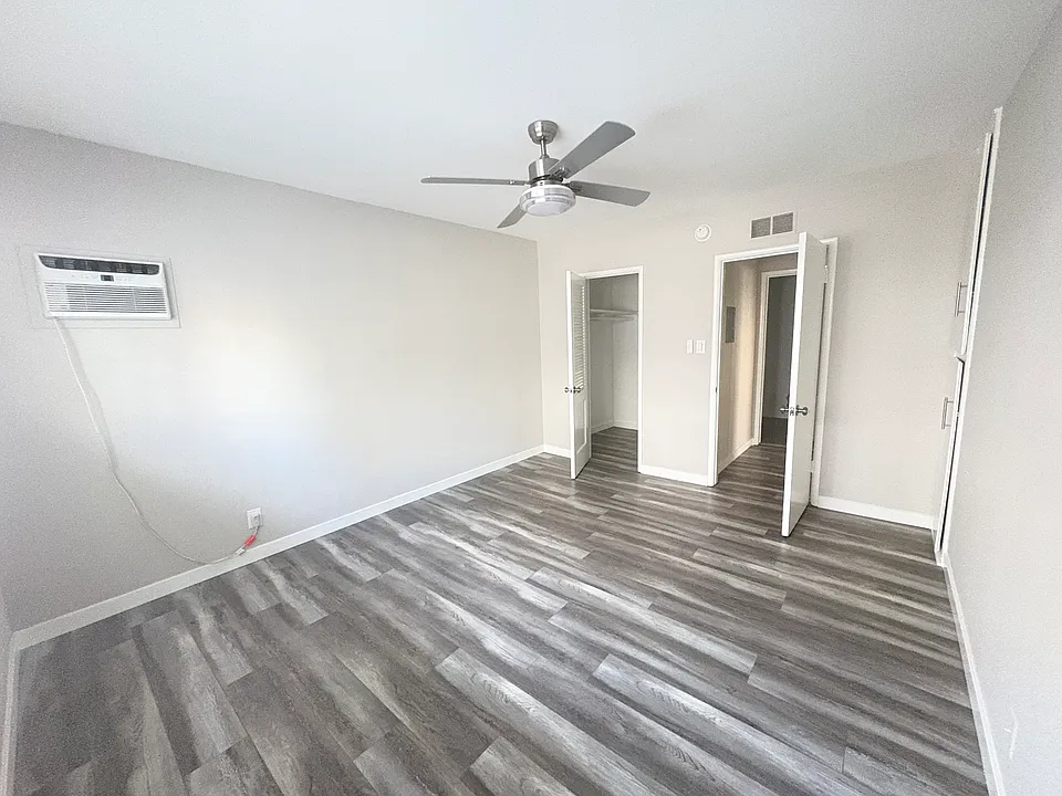 7254 Hollywood
