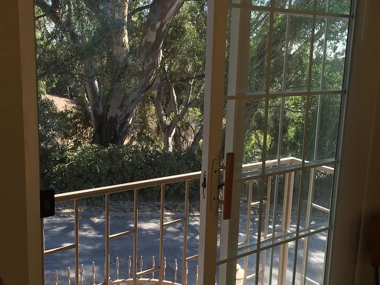 1825 Park Dr #3 — Photo 2