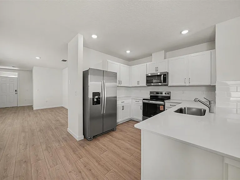 3408 Spineywood Dr — Photo 4