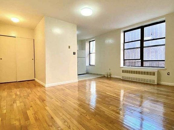 2nd image of 540 E 22nd St APT 2G
