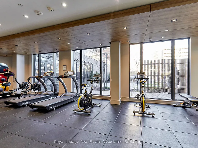 21 Park St E #1803 — Photo 36