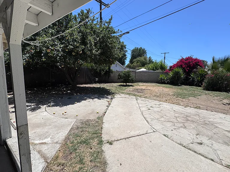 17738 Lanark St — Photo 18