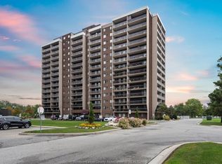 9099 Riverside Dr E #907, Windsor, ON N8S 4R1