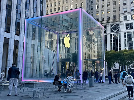 Rented by Coldwell Banker Warburg | media 11