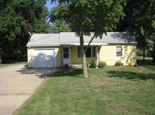 3302 N Waldron St, Hutchinson, KS 67502