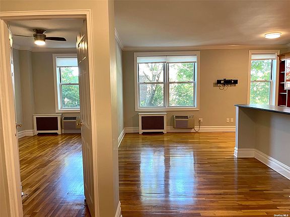 5th image of 111 7th St APT 307