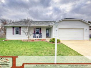 707 Meadowsweet Dr, Saint Joseph, IL 61873