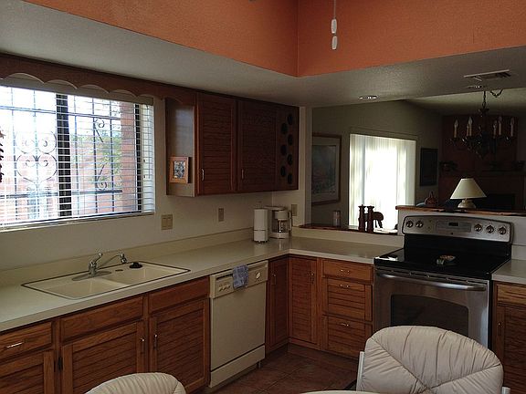 3rd image of 1043 W Calle De Pitahaya