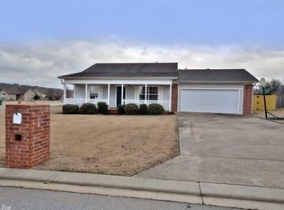 11 Twin Lakes Dr, Cabot, AR 72023
