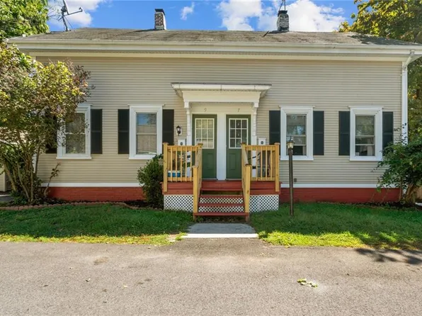 79 Mathewson St, Johnston, RI 02919