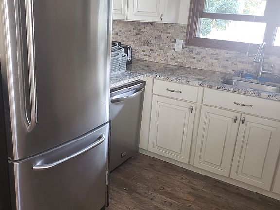 4th image of 5714 253rd St #1F