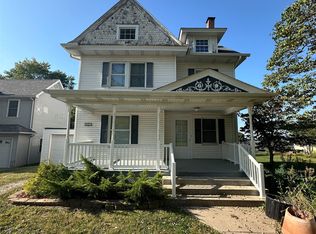 381 E 3rd St, Dallas City, IL 62330